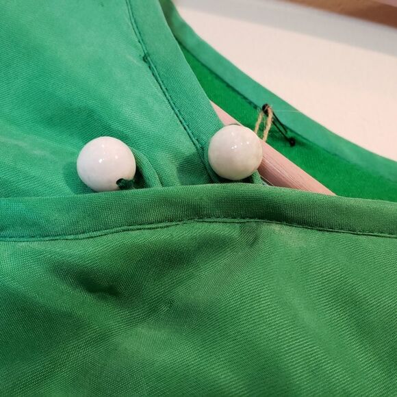 Mian Ma Kee Kelly Green Tea Lady Pullover Sweatshirt - Picture 5 of 12